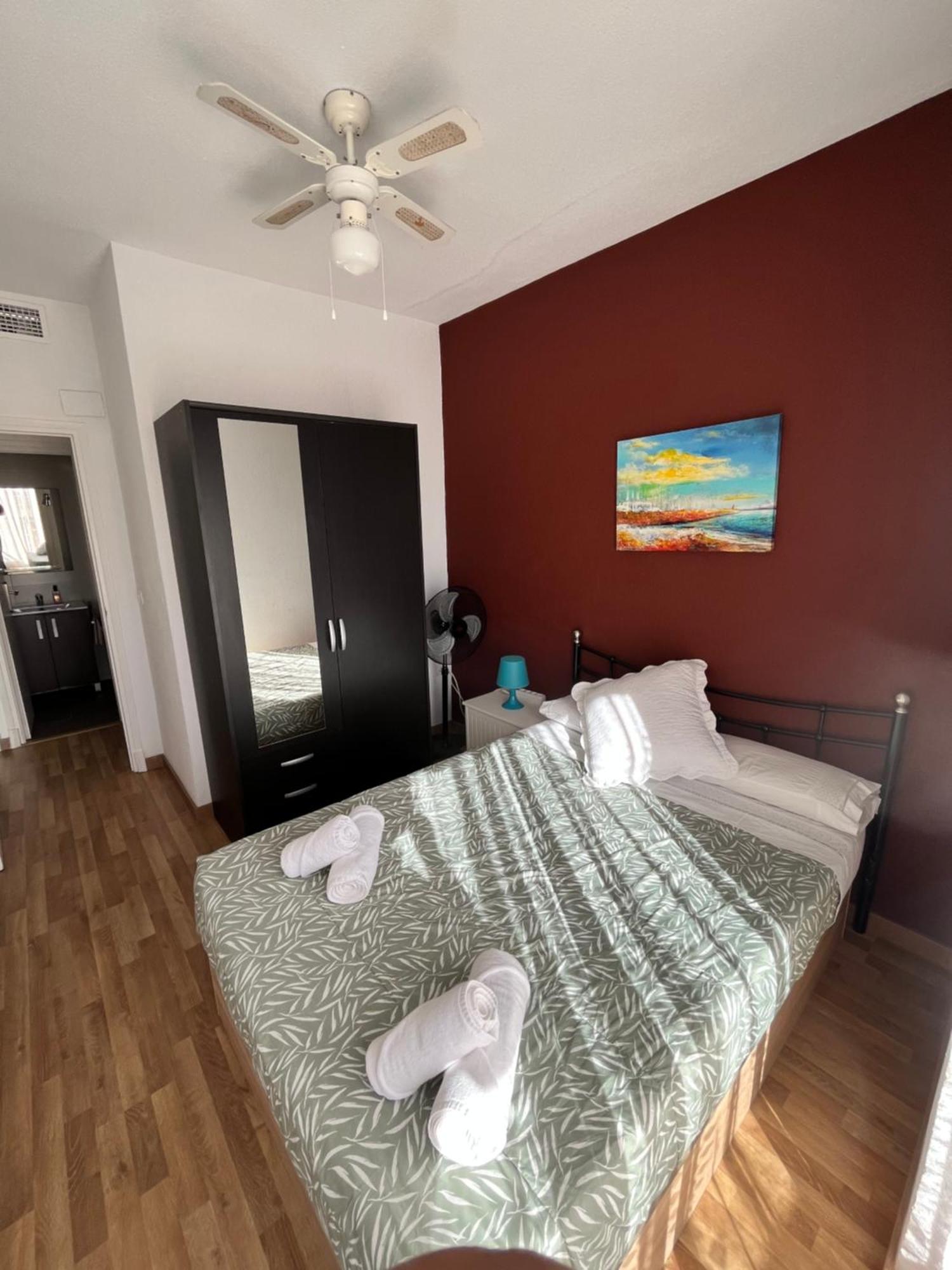 4 Bedrooms -Seneca Center Apartment Alicante Bagian luar foto