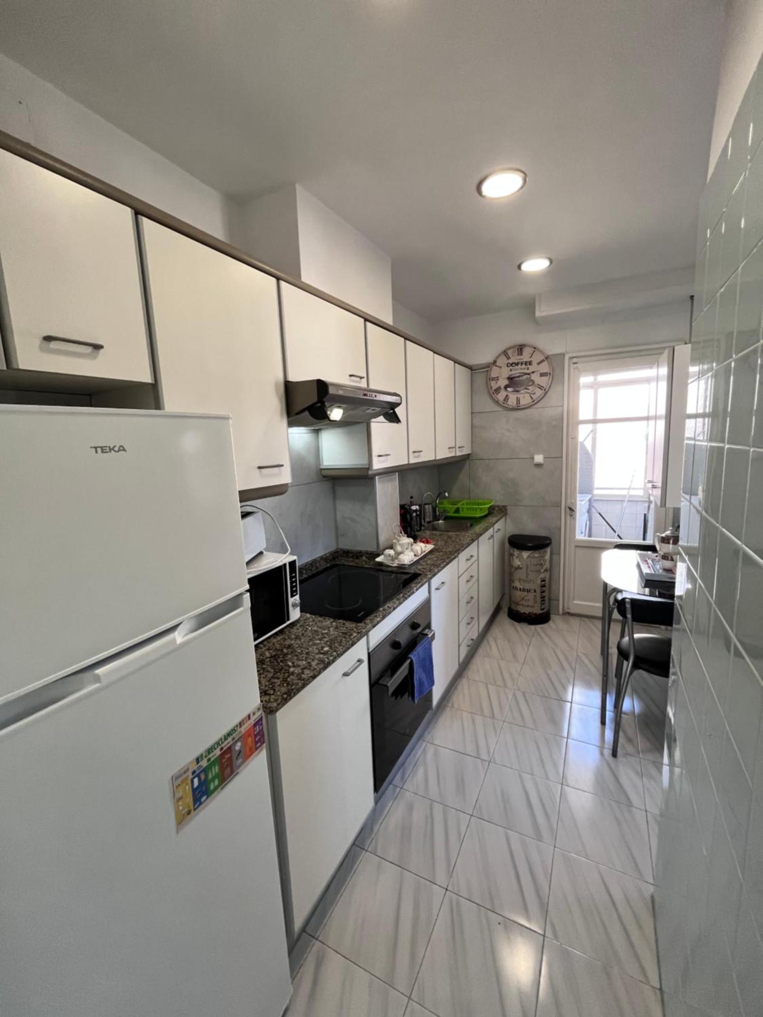 4 Bedrooms -Seneca Center Apartment Alicante Bagian luar foto